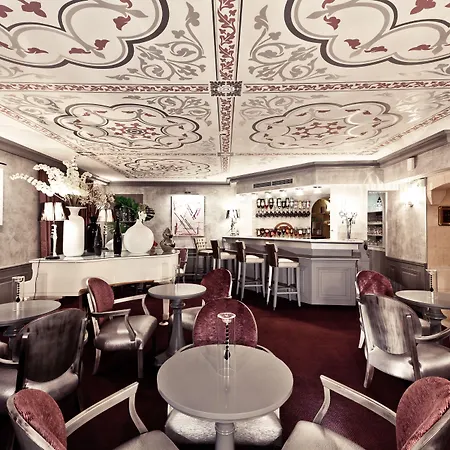 Golden Tulip De Paris Hotel
