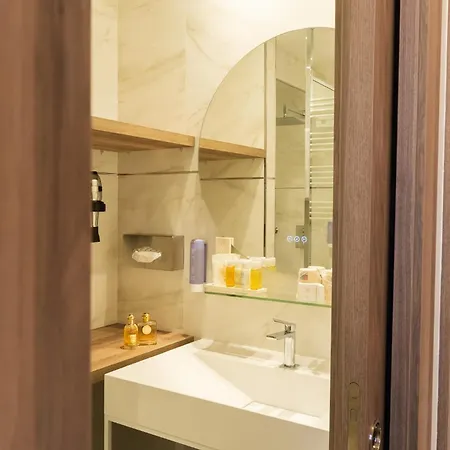 Golden Tulip De Paris 4*