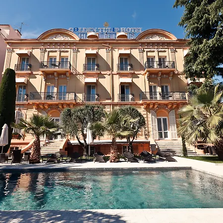 Golden Tulip De Paris 4*