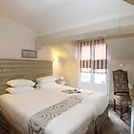 Отель Golden Tulip De Paris 4*
