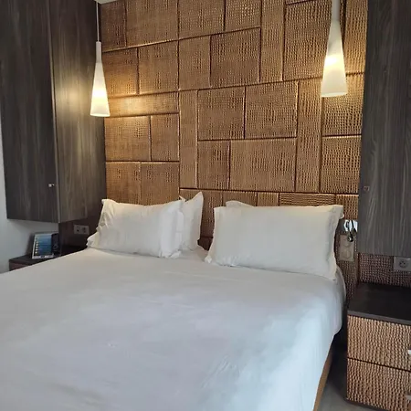 Golden Tulip De Paris Otel