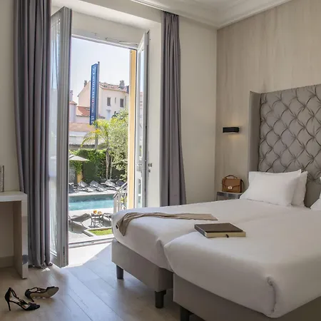 Golden Tulip De Paris Hotel 4*