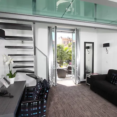 Otel Golden Tulip De Paris 4*