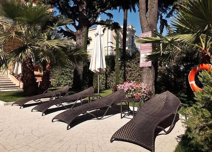 Hotel Golden Tulip De Paris 4*