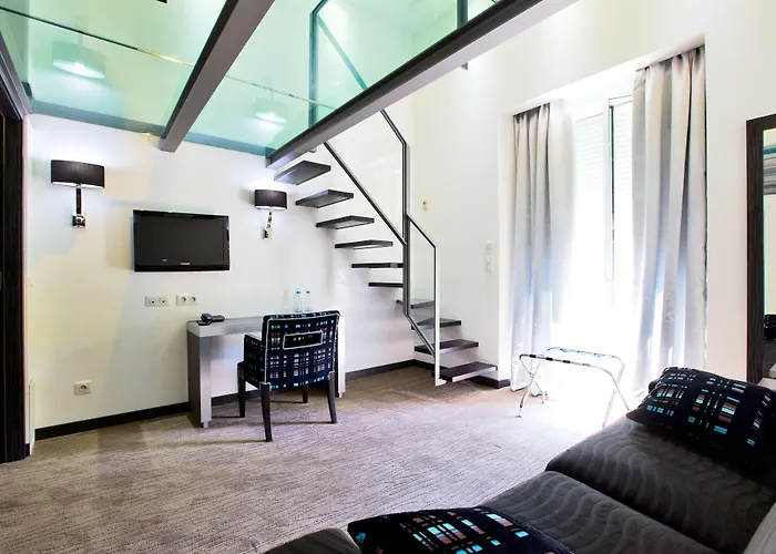 Golden Tulip De Paris