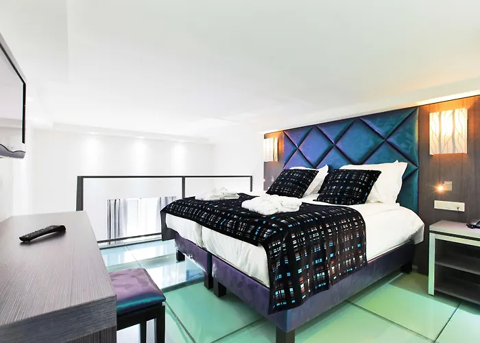 Hotel Golden Tulip De Paris 4*