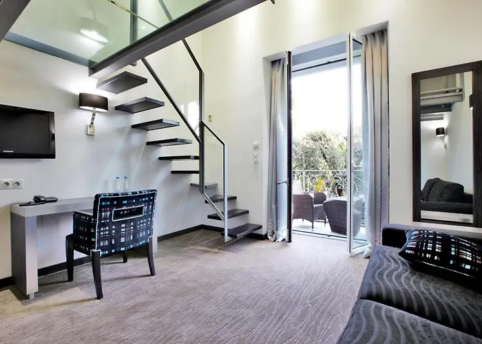 Golden Tulip De Paris Hotel 4*