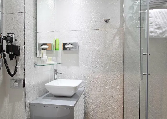 Hotel Golden Tulip De Paris