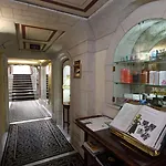 酒店 Golden Tulip De Paris 4*