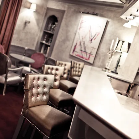 Hotell Golden Tulip De Paris Cannes