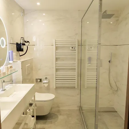 Golden Tulip De Paris Hotell 4*