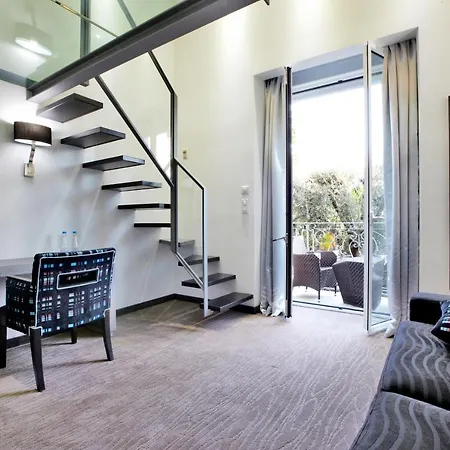 Golden Tulip De Paris Hotel 4*