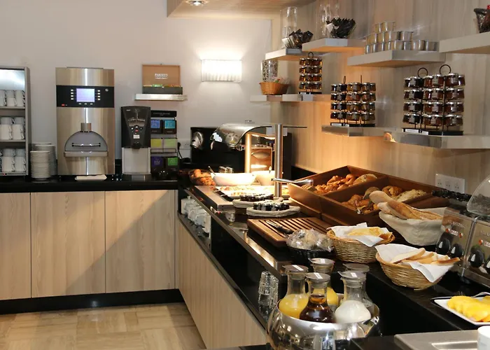 Golden Tulip De Paris Hotel Cannes