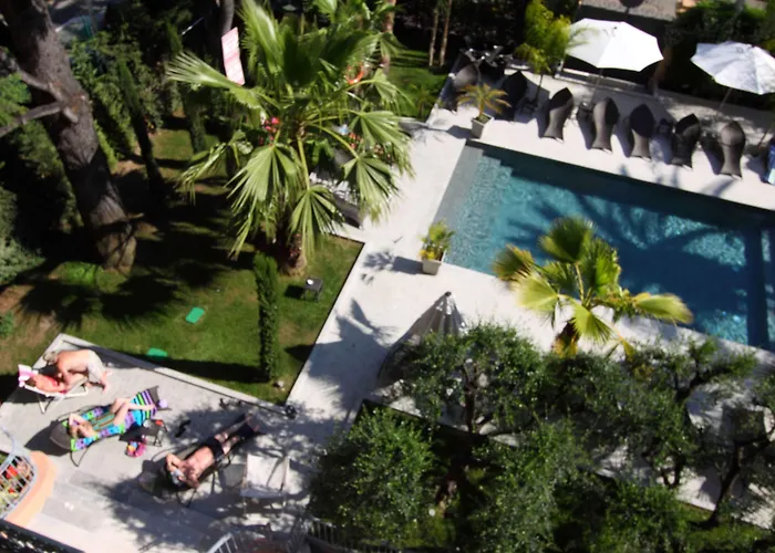 Golden Tulip De Paris Hotel 4*