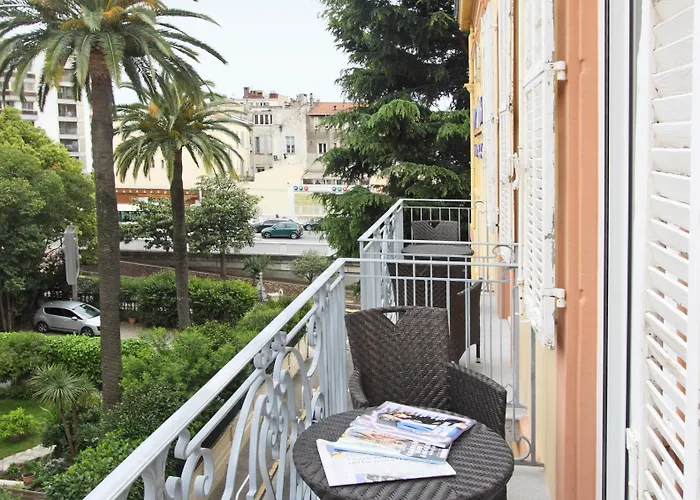 Golden Tulip De Paris 4* Cannes