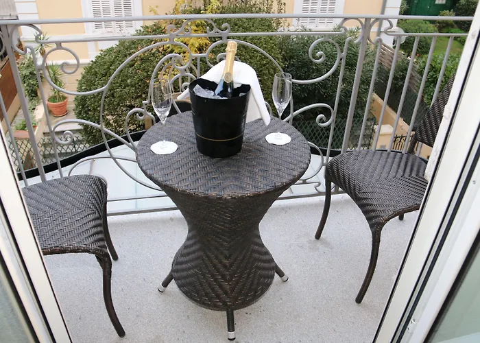 Golden Tulip De Paris 4* Cannes