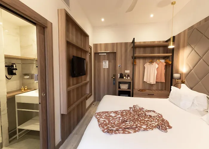 Golden Tulip De Paris Hotel Cannes