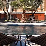 Otel Golden Tulip De Paris