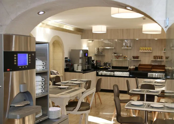 Golden Tulip De Paris 4*